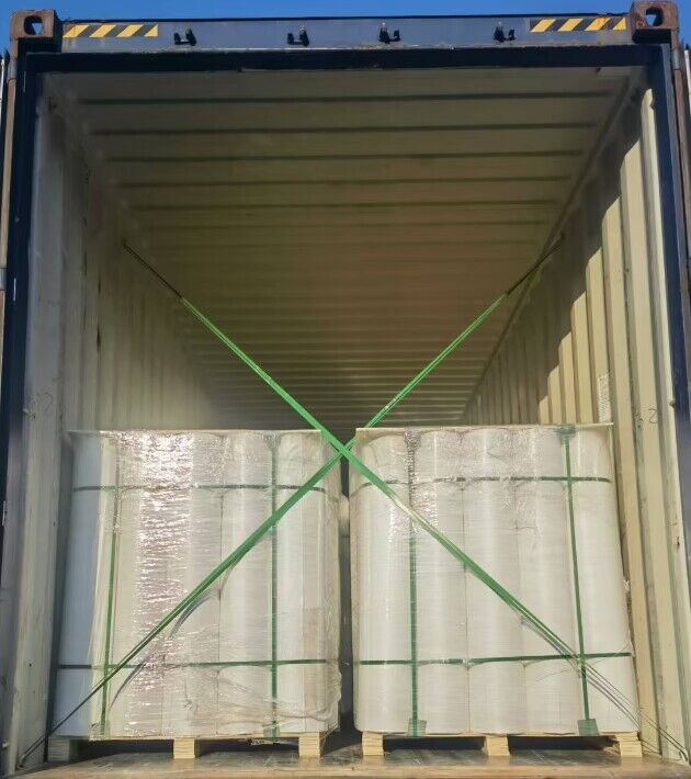 Membrana impermeable preaplicada autoadhesiva de HDPE de 1,2 m de ancho lista para su envío.