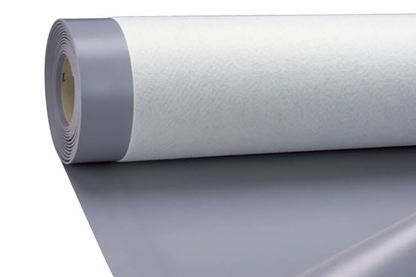 ¿Cómo evito que mi parapeto tenga fugas?